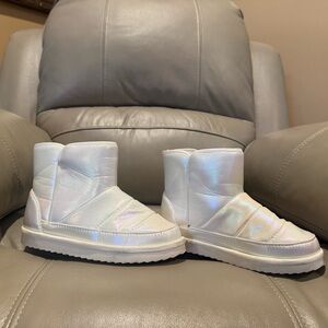 Old Navy Kids White Rain & Snow Boots